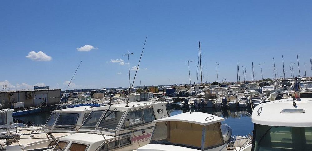 Charmante Maison De Ville Avec Jardin, Terrasse Et Terrain De Petanque Fos-sur-Mer Exterior foto